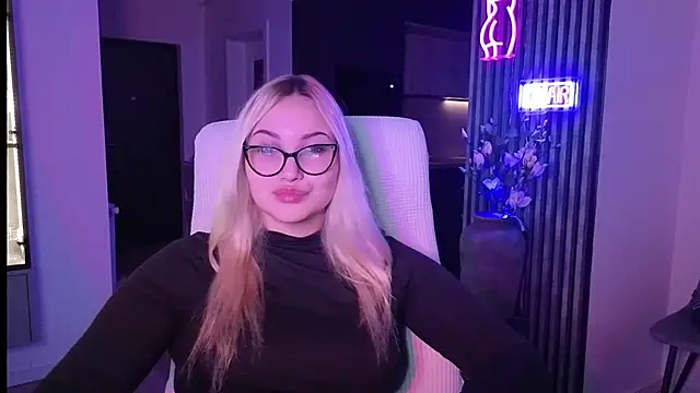 Snapshot of adrelaxina chatting on November 16, 11:52 pm adrelaxina online show from November 16, 11:52 pm