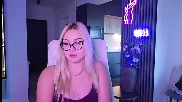 Snapshot of adrelaxina chatting on November 7, 2:10 pm adrelaxina online show from November 7, 2:10 pm