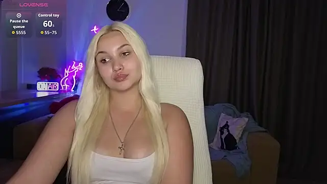 Snapshot of adrelaxina chatting on July 16, 8:06 pm adrelaxina online show from July 16, 8:06 pm