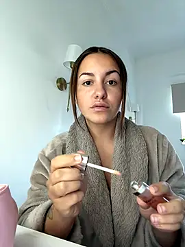 AlyssaAngell online show from October 28, 1:43 pm