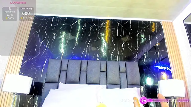 Snapshot of BustyGlow chatting on November 8, 11:03 am BustyGlow online show from November 8, 11:03 am