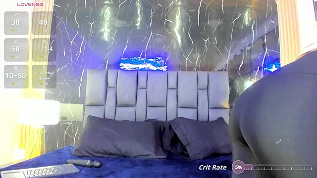 Snapshot of BustyGlow chatting on October 14, 11:00 am BustyGlow online show from October 14, 11:00 am