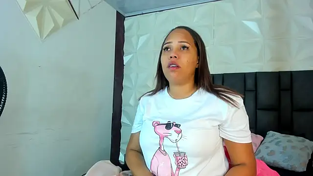 Snapshot of BustyGlow chatting on September 13, 10:48 am BustyGlow online show from September 13, 10:48 am