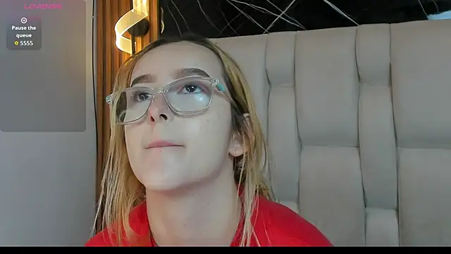 kristal joi dl online show from November 14, 1:26 pm