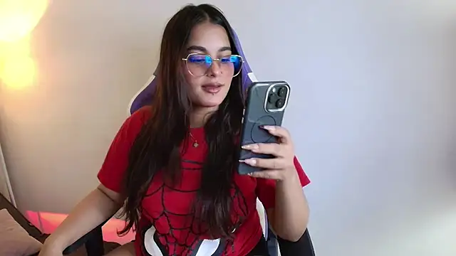 Snapshot of Abby_Raschell chatting on March 1, 3:28 am Abby Raschell online show from March 1, 3:28 am