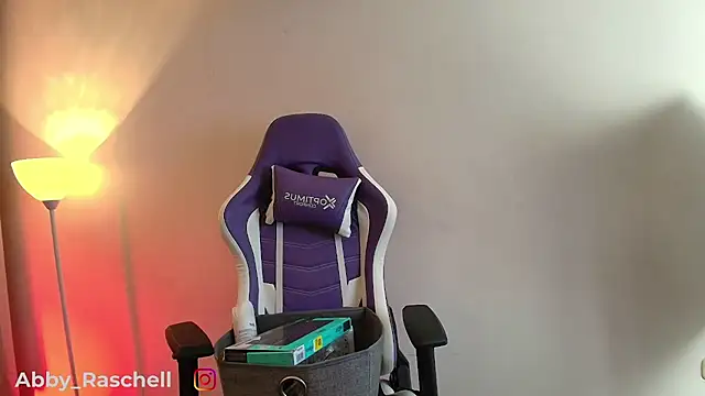 Snapshot of Abby_Raschell chatting on February 4, 3:45 am Abby Raschell online show from February 4, 3:45 am