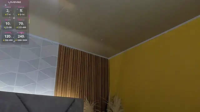 Snapshot of Brunnette_Sensation chatting on October 14, 6:19 pm Brunnette Sensation online show from October 14, 6:19 pm