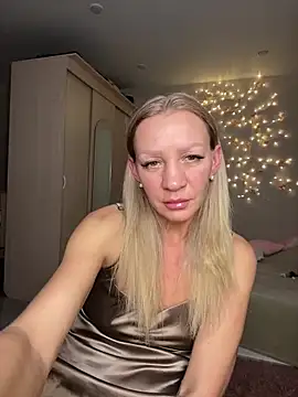 Snapshot of Bellissa_ chatting on October 7, 1:56 pm Bellissa online show from October 7, 1:56 pm