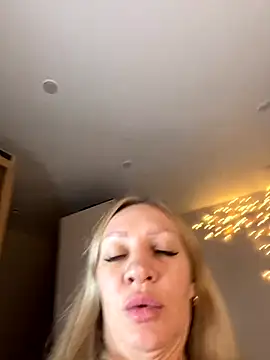 Snapshot of Bellissa_ chatting on October 11, 2:51 pm Bellissa online show from October 11, 2:51 pm