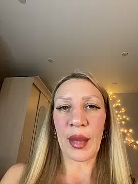 Snapshot of Bellissa_ chatting on October 12, 2:18 pm Bellissa online show from October 12, 2:18 pm