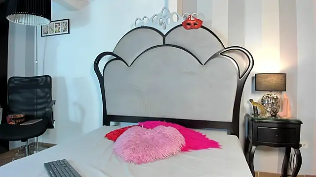 MiaAmore  online show from July 11, 1:44 pm