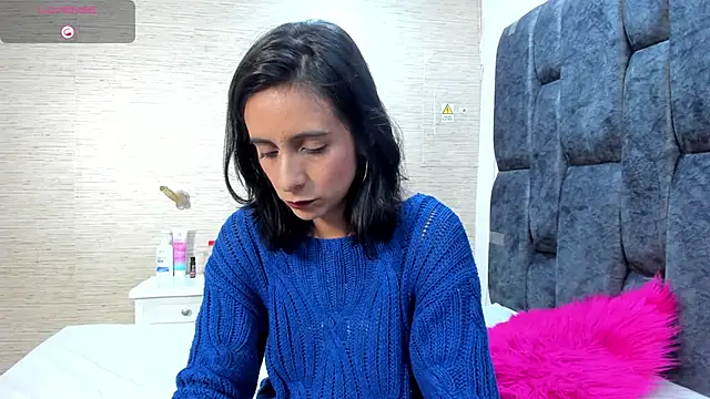 MiaAmore  online show from December 5, 8:50 pm