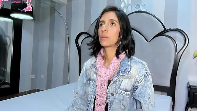 MiaAmore  online show from September 28, 2:57 pm
