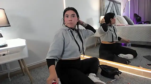 emy williams online show from October 10, 7:15 pm