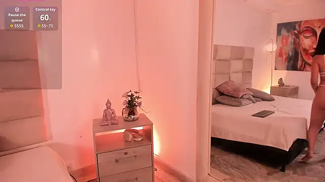 SophieCollins 1 online show from December 18, 11:47 am