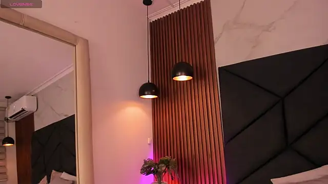 Snapshot of SophieCollins_1 chatting on October 28, 11:53 am SophieCollins 1 online show from October 28, 11:53 am