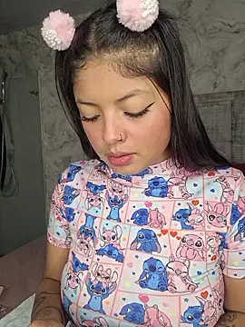 ashleythompson2025 online show from January 8, 12:44 pm