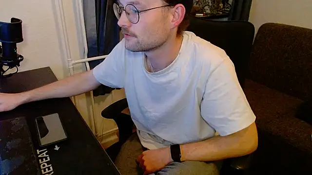 Snapshot of ChefDeLust chatting on November 5, 5:49 pm ChefDeLust online show from November 5, 5:49 pm