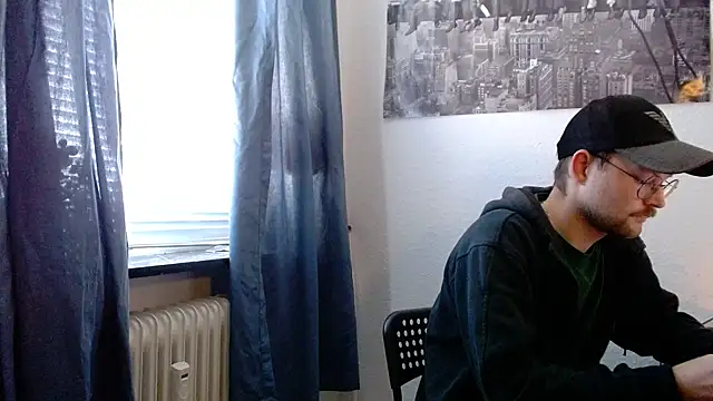 Snapshot of ChefDeLust chatting on October 19, 11:24 am ChefDeLust online show from October 19, 11:24 am