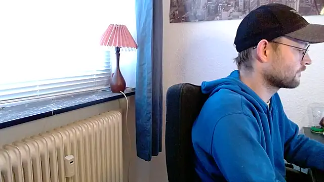 Snapshot of ChefDeLust chatting on October 25, 9:30 am ChefDeLust online show from October 25, 9:30 am