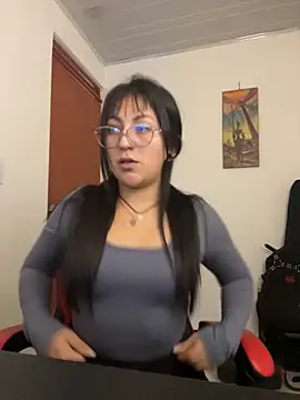 lilitth777 online show from November 6, 7:40 pm