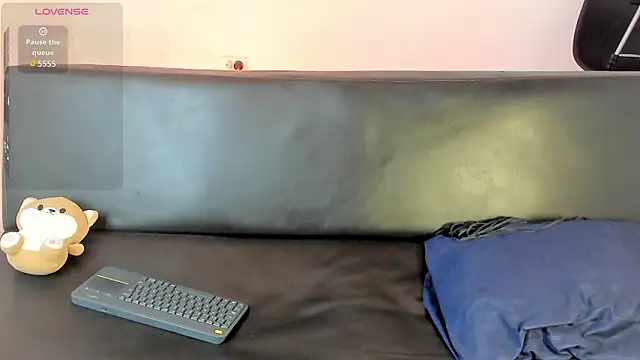 zarek lux online show from March 27, 1:23 pm