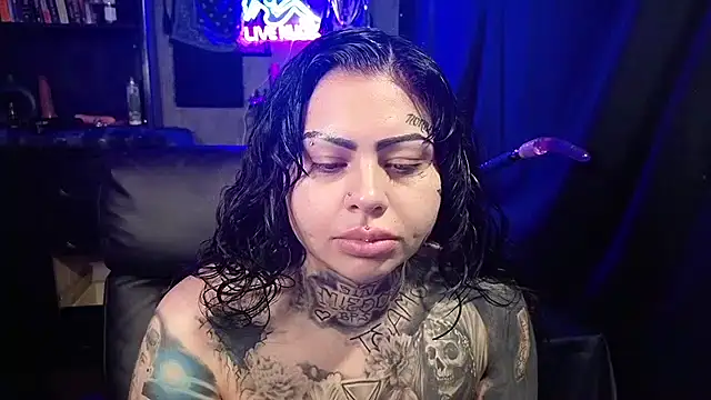 chicanachic13 online show from March 28, 9:38 pm