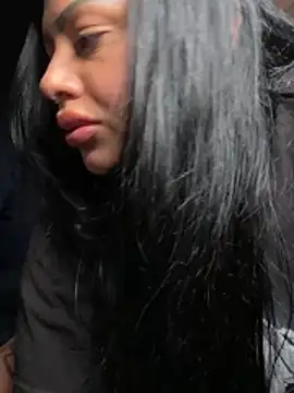 chicanachic13 online show from December 5, 7:07 am