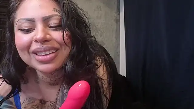 chicanachic13 online show from November 30, 9:32 am