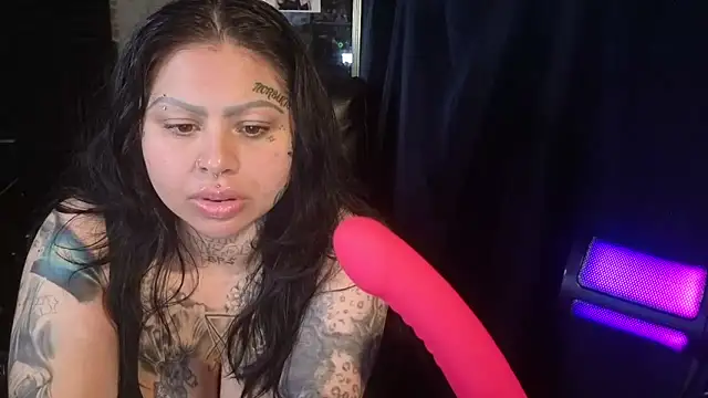 chicanachic13 online show from November 29, 9:26 pm