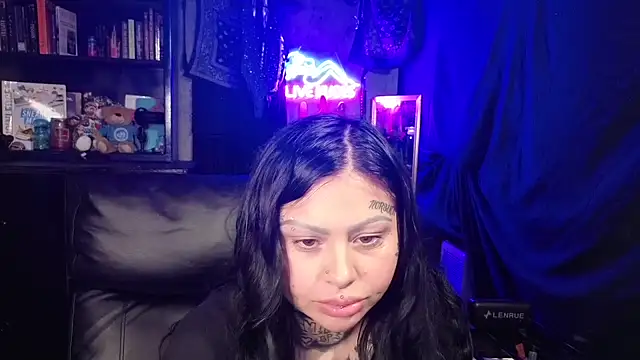chicanachic13 online show from February 27, 3:51 am