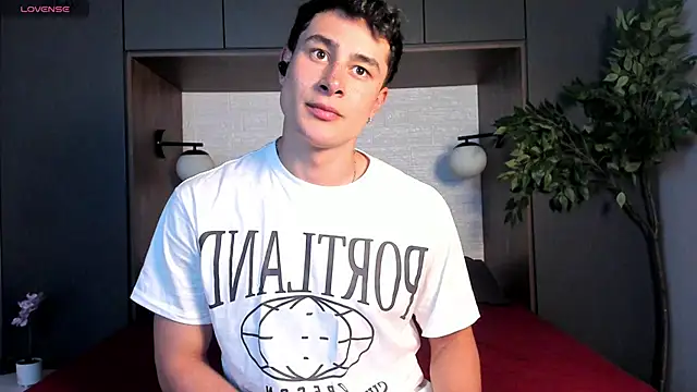 AustinJones  online show from March 26, 7:45 pm