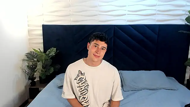 AustinJones  online show from March 9, 7:39 pm