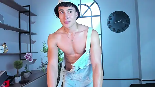 AustinJones  online show from February 23, 7:47 pm