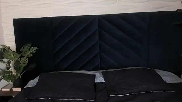 Snapshot of AustinJones_ chatting on June 6, 6:24 pm AustinJones online show from June 6, 6:24 pm