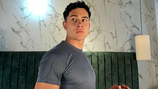 AustinJones  online show from November 29, 7:25 pm