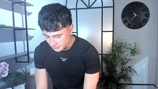 AustinJones  online show from March 21, 3:27 pm