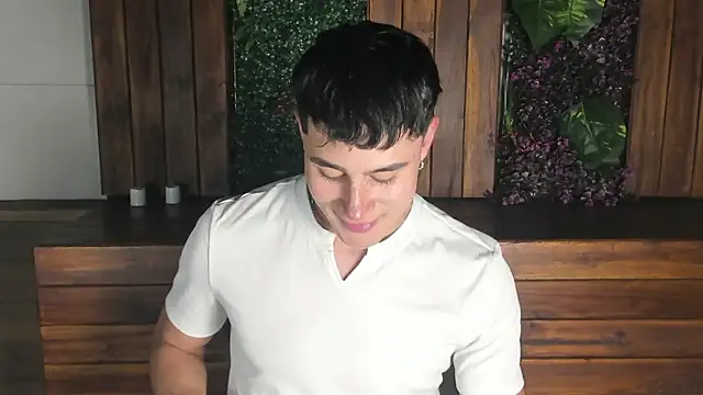 AustinJones  online show from March 20, 7:48 pm