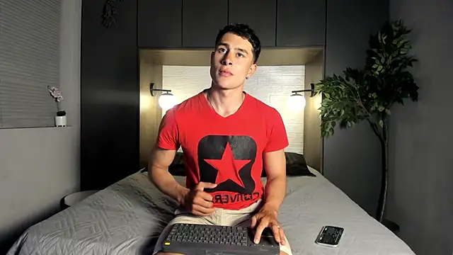 AustinJones  online show from May 10, 11:28 pm