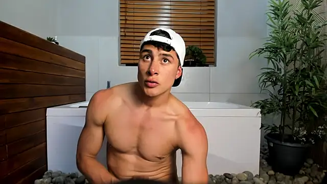 AustinJones  online show from October 20, 8:20 pm