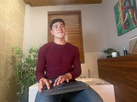 AustinJones  online show from January 31, 8:29 pm