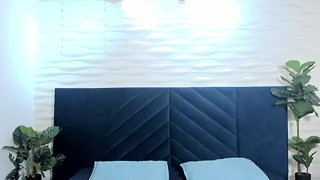 AustinJones  online show from February 15, 7:24 pm