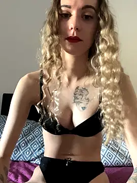 Snapshot of Bianca_XX25 chatting on November 5, 9:01 am Bianca XX25 online show from November 5, 9:01 am