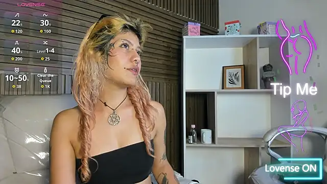 Snapshot of MistressMariam_ chatting on November 18, 9:07 pm MistressMariam online show from November 18, 9:07 pm