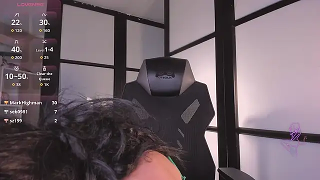 Snapshot of MistressMariam_ chatting on October 29, 12:31 am MistressMariam online show from October 29, 12:31 am