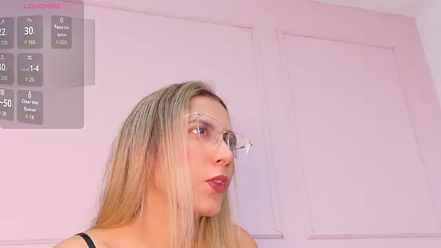 MaddieTease online show from October 28, 12:59 pm