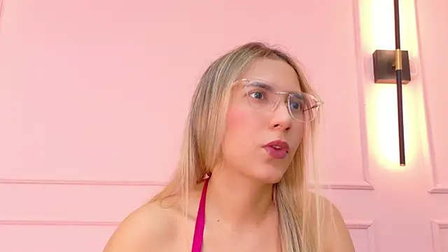 MaddieTease online show from November 26, 1:00 pm