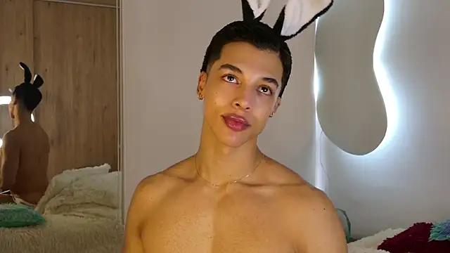 Troye Williams online show from April 3, 12:11 pm