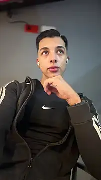 Troye Williams online show from March 30, 11:28 pm