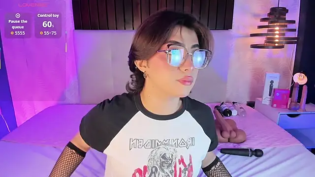 Creamy Angelo online show from April 6, 4:41 am